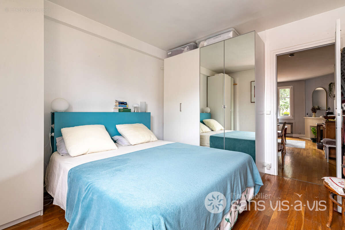 Appartement à COURBEVOIE