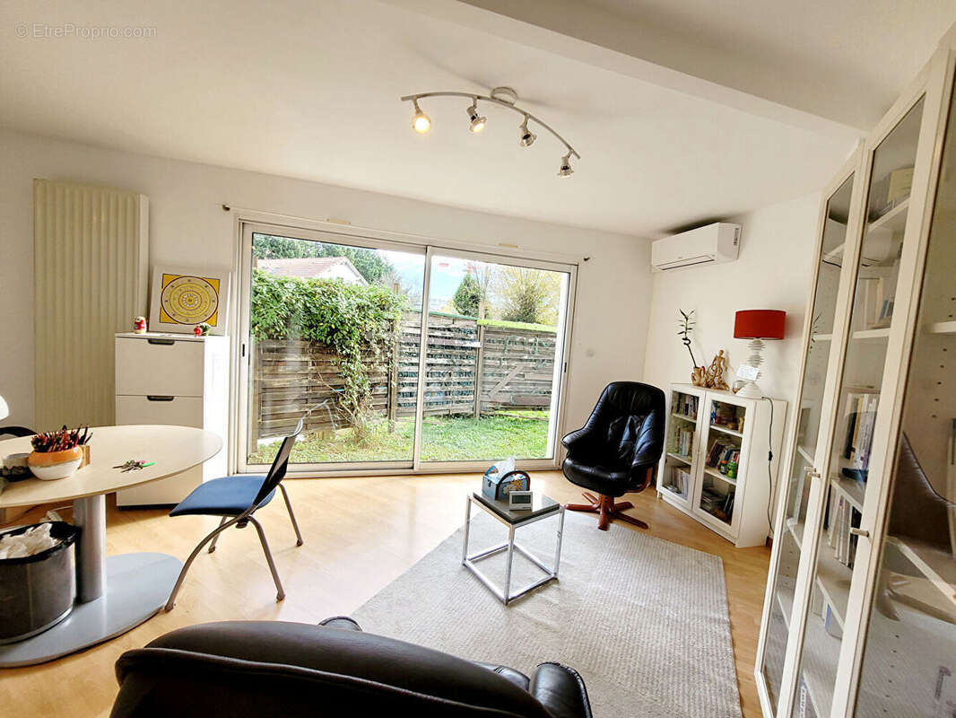 Commerce à MONTBONNOT-SAINT-MARTIN