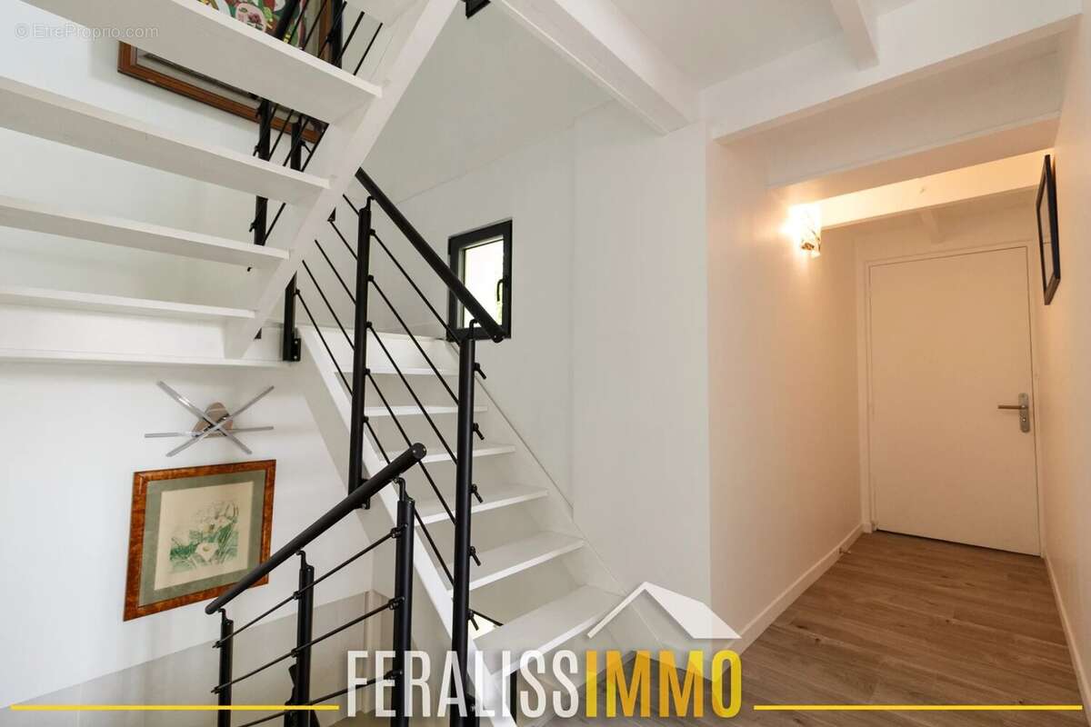 Maison à VAUX-SUR-SEINE