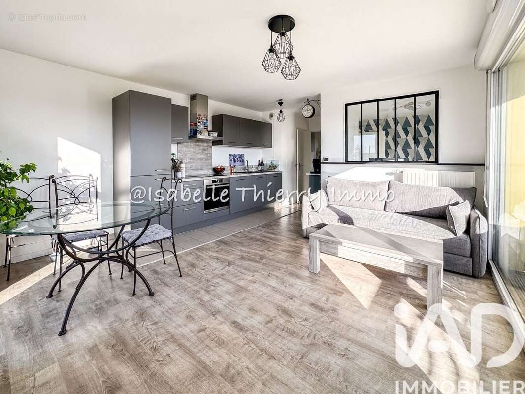 Photo 2 - Appartement à MONTLHERY