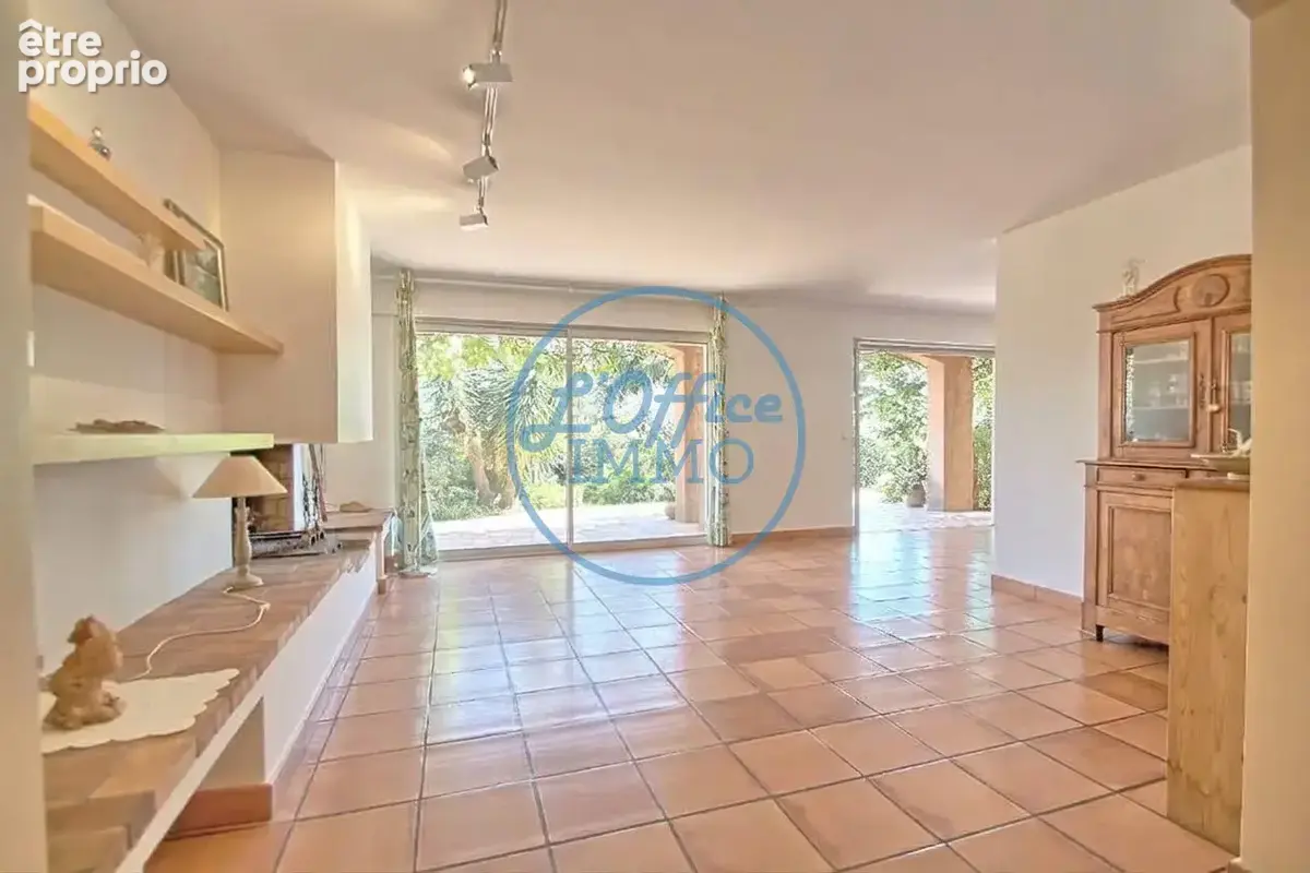 Maison 5 pièces 153 m² à vendre à La Farlede (83210) - photo 4