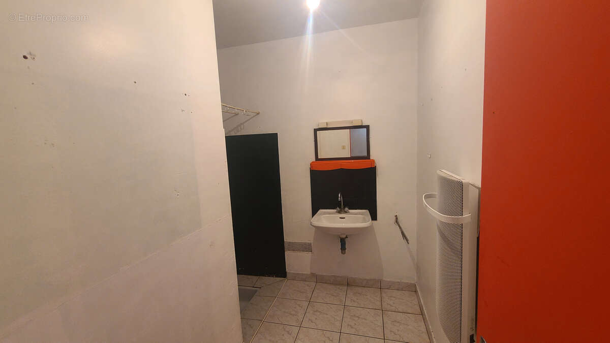 Maison à LA CHAIZE-LE-VICOMTE