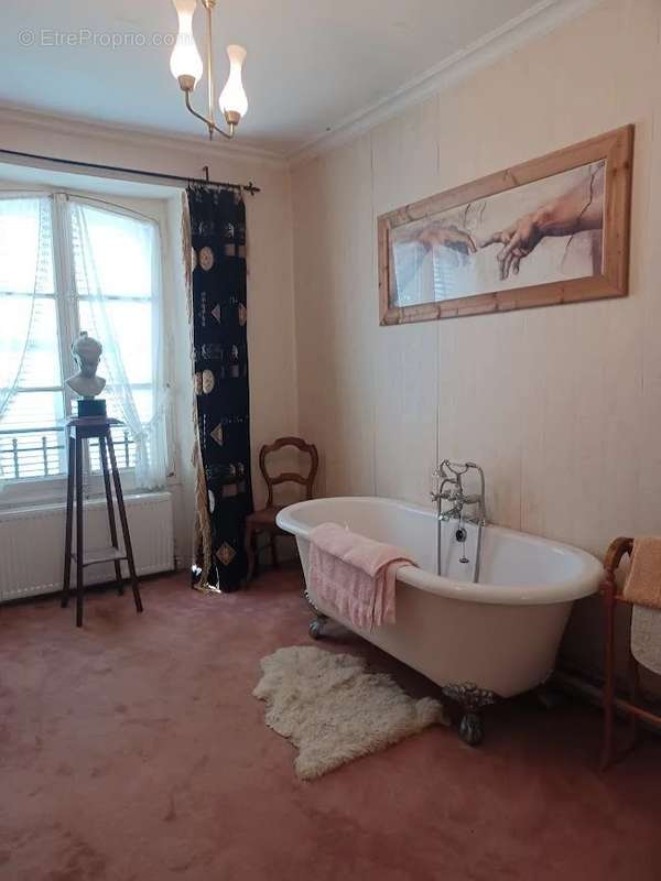 Maison à EGUZON-CHANTOME