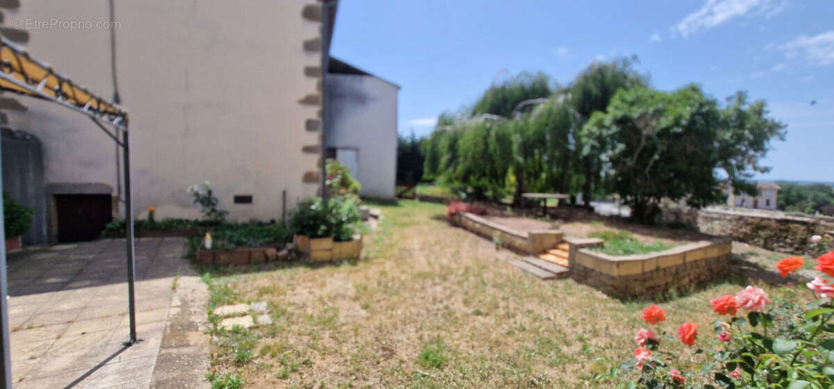 Maison à SAINT-GERMAIN-EN-BRIONNAIS