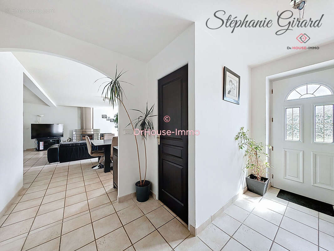 Maison 208 m² à Gidy  - photo 8