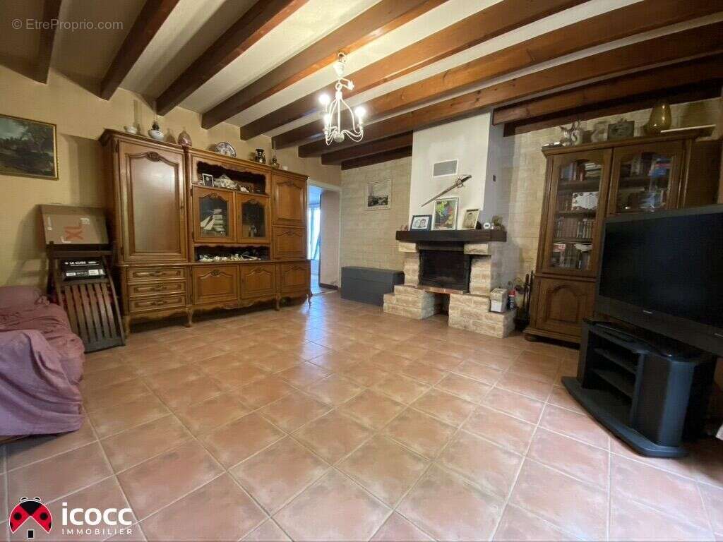 Maison 188 m² à Chasnais  - photo 4