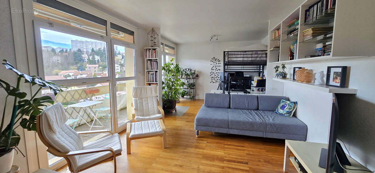 Appartement à SAINT-ETIENNE