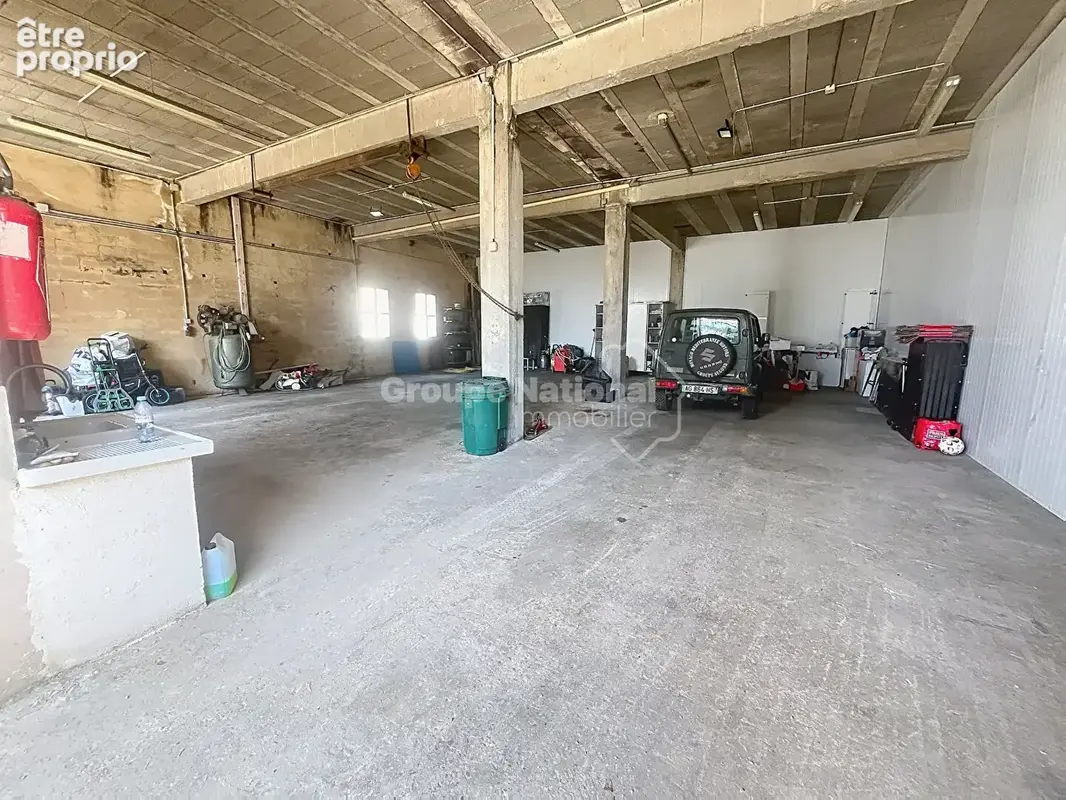 Exceptionnel à Châteauneuf-du-Pape : Hangar de 170 m² sur terrain de 250 m²  environs Potentiel Loft - photo 4