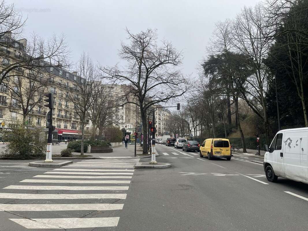 Autre à PARIS-20E