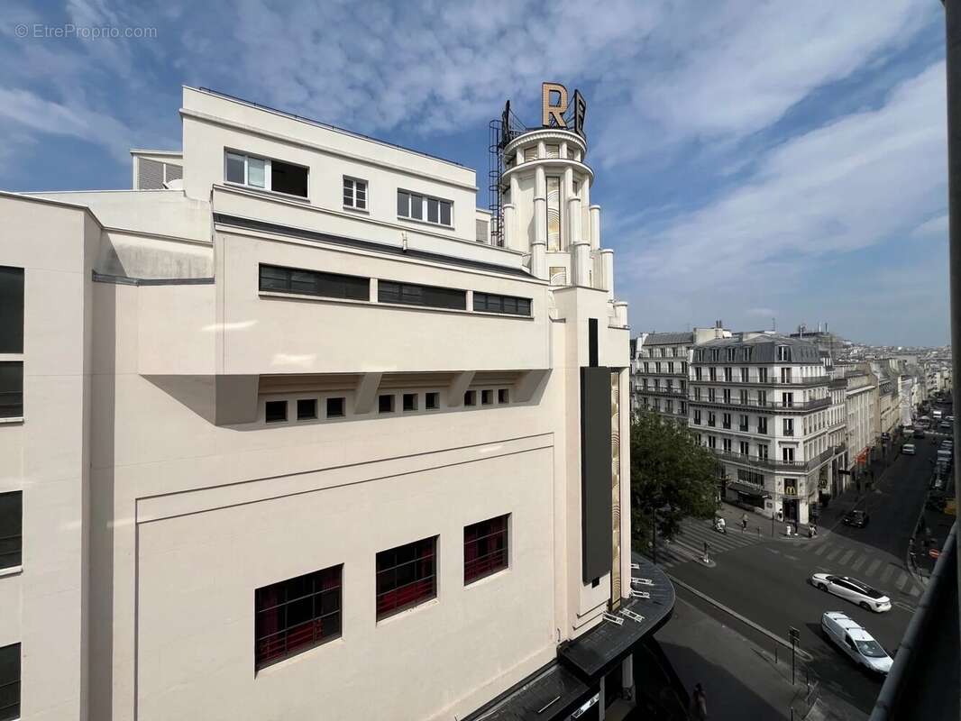 Studio paris iième avec ascenseur - photo 3