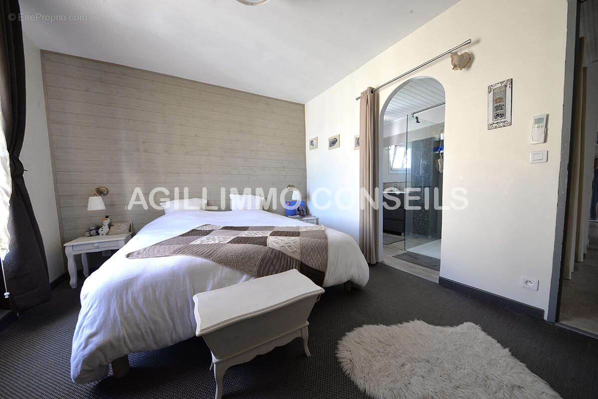 Maison 8 pièces avec 2 garages, cave, ext. terrasse tropézienne - photo 9