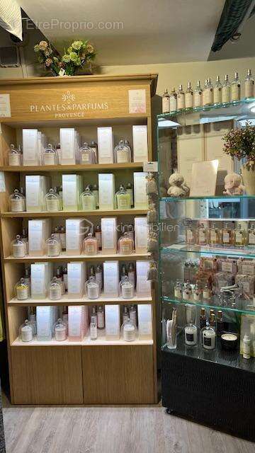 Commerce à PERIGUEUX