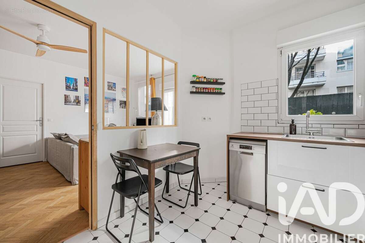 Photo 8 - Appartement à COURBEVOIE