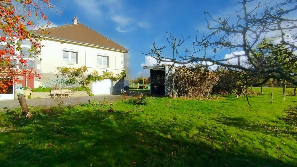 Photo 1 - Maison à SAINT-MARC-LE-BLANC