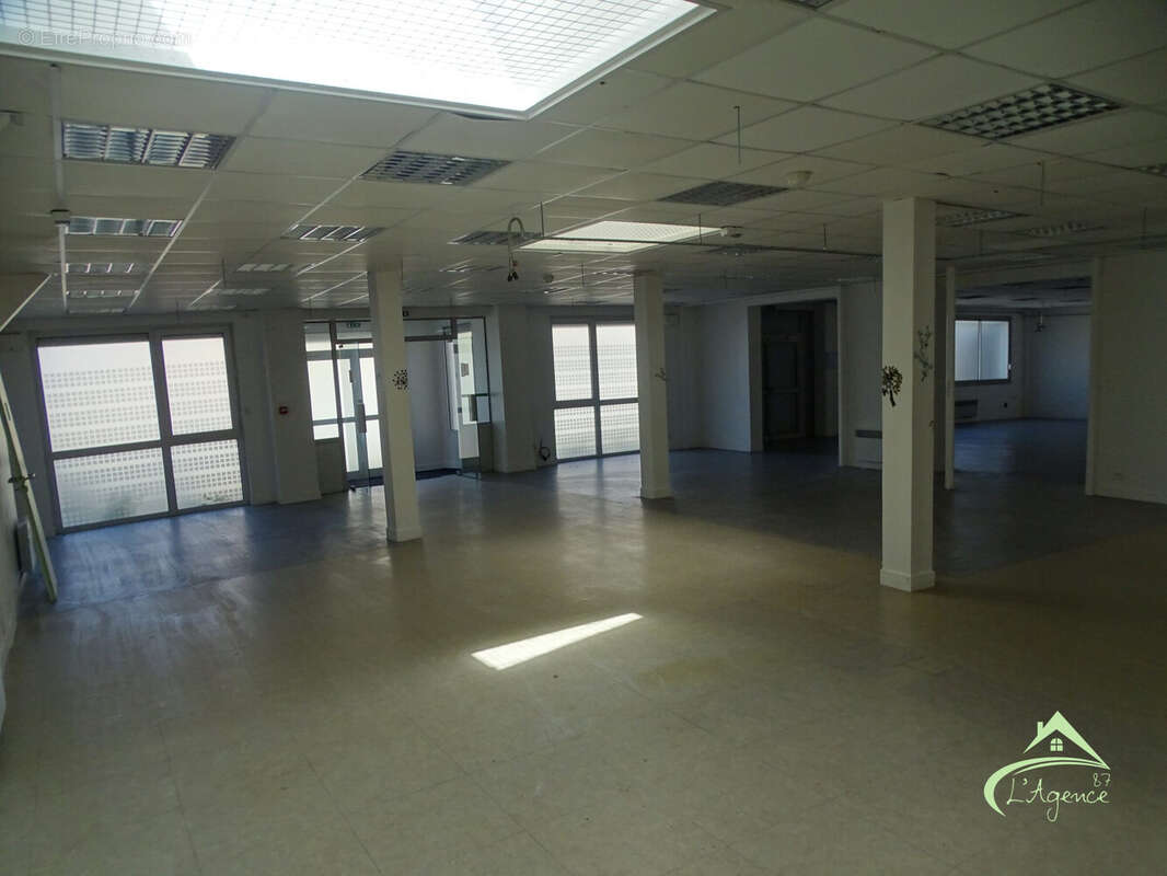 Commerce à SAINT-JUNIEN