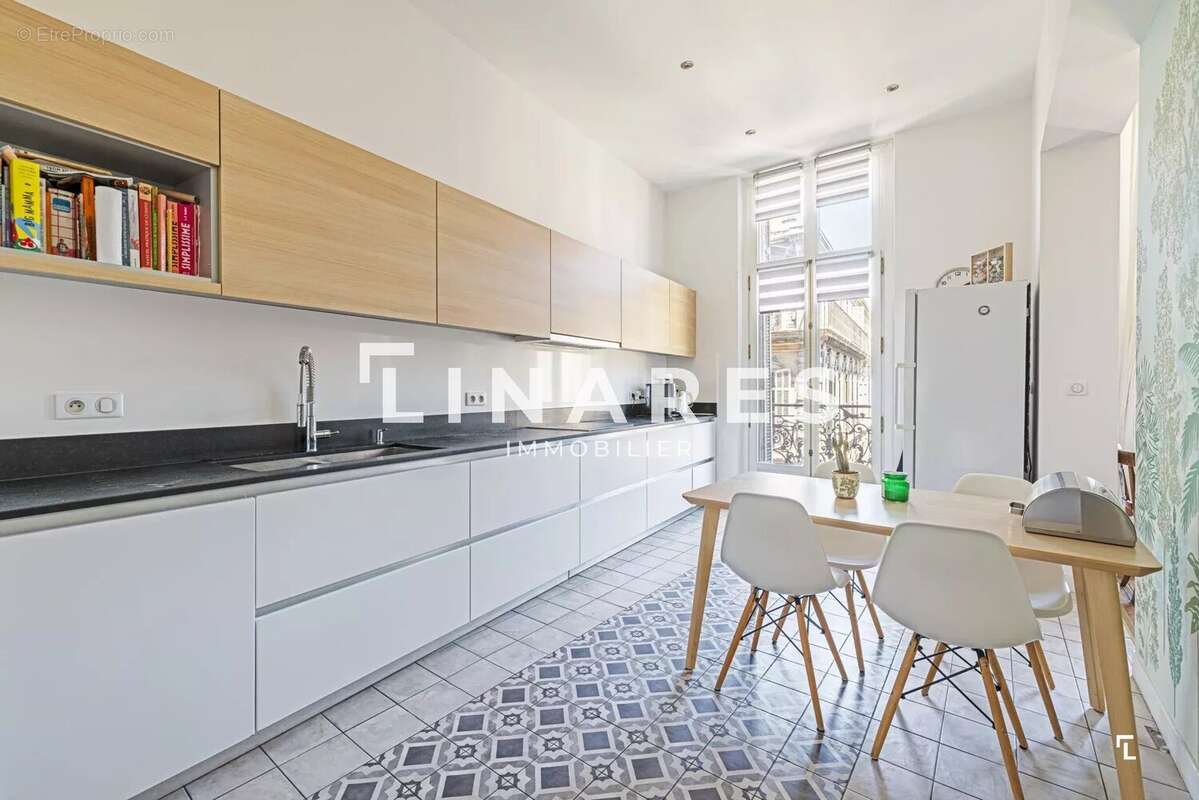 Appartement à MARSEILLE-6E