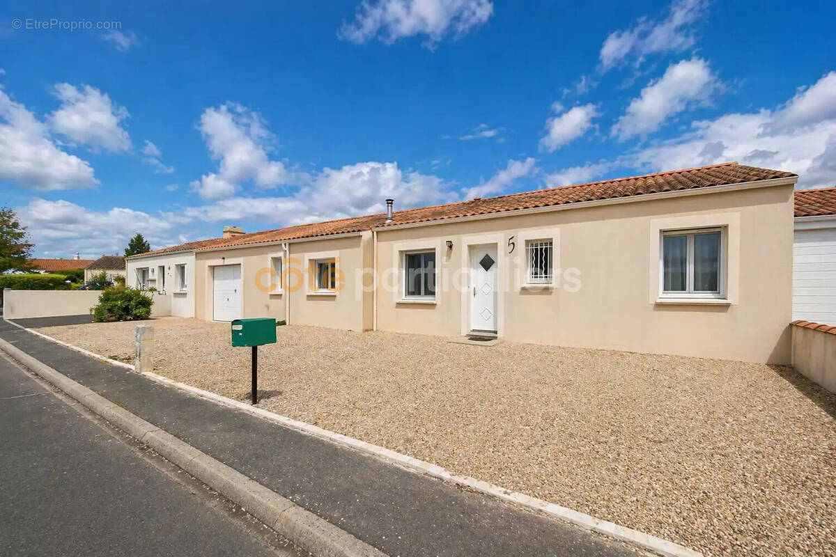 Maison à SAINT-MICHEL-EN-L'HERM