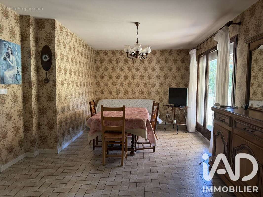 Maison 88 m² à Cercie  - photo 7