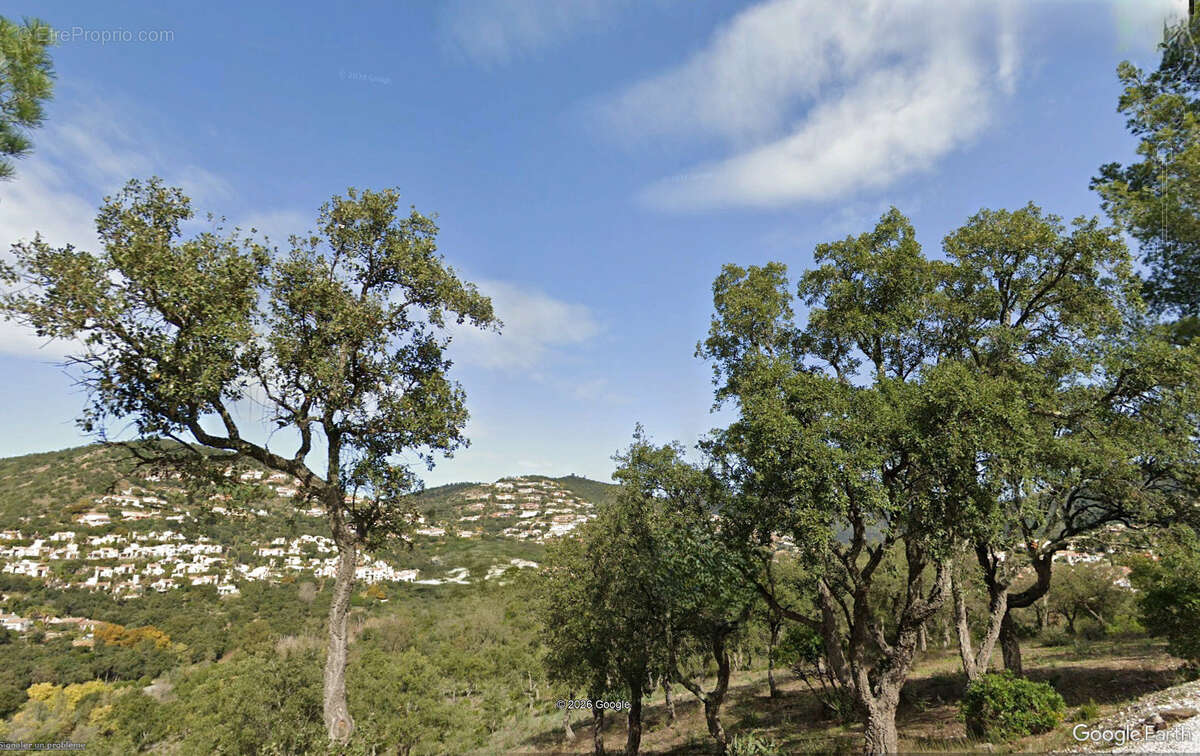 Terrain à LA LONDE-LES-MAURES