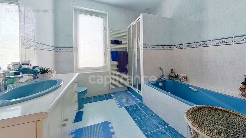Maison de 223m2 - 3 chambres - piscine - dépendances à BEAUPUY (47) - photo 7