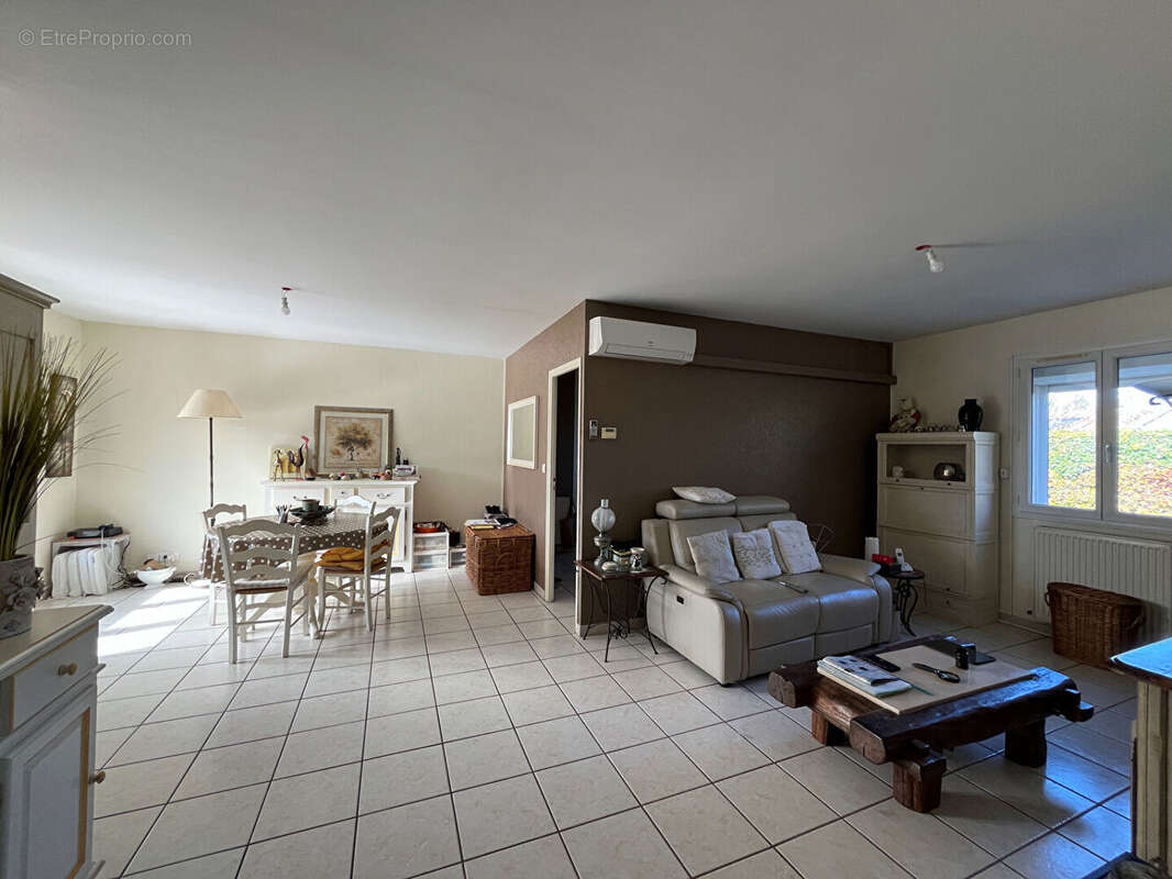 Maison à L'ISLE-SUR-LA-SORGUE