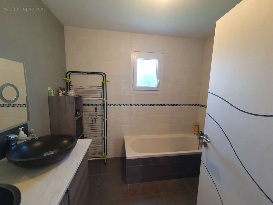 À Hagetmau, maison avec terrasse à acheter avec SN AGENCE TACHON - photo 5