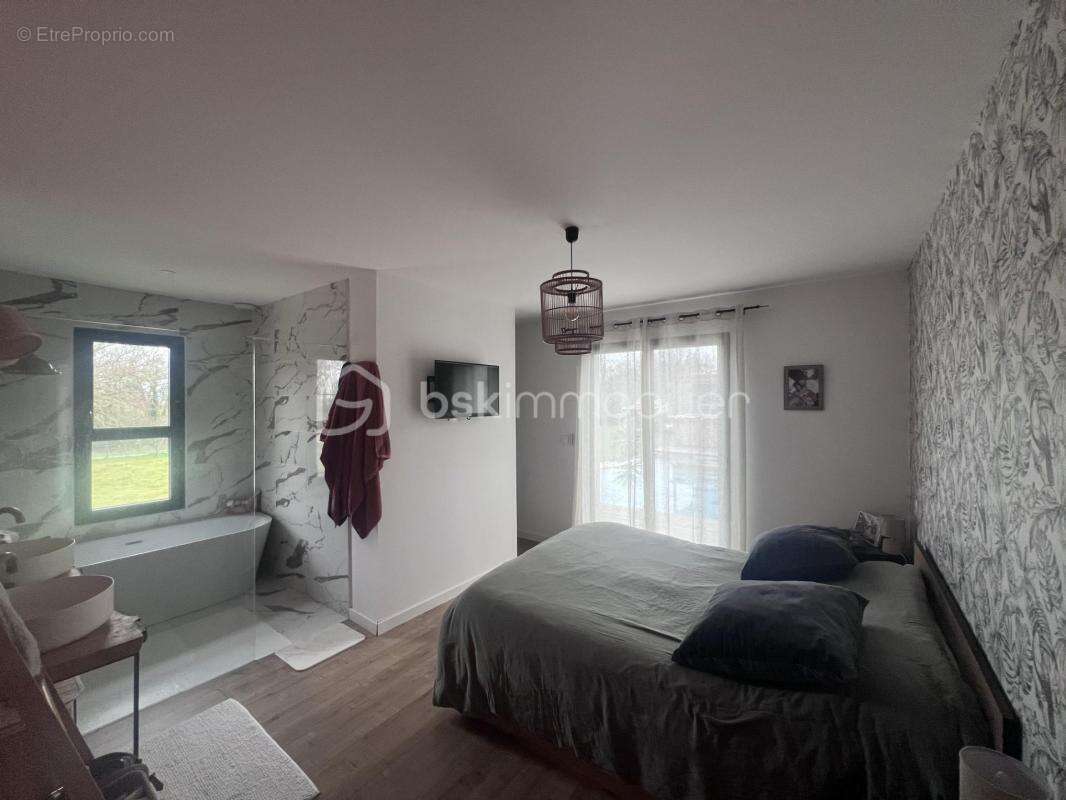 Maison à SAINT-SEURIN-SUR-L'ISLE