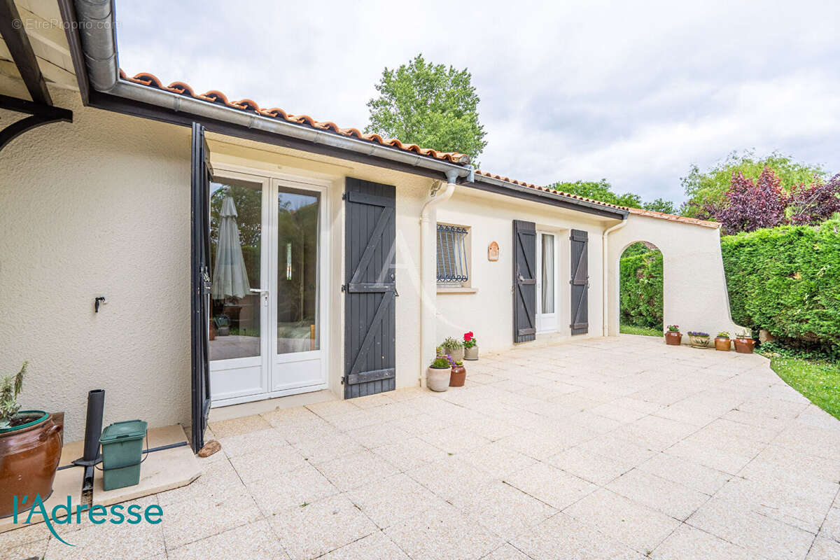 CESTAS  - Maison familiale de 150m² avec jardin et double garage - photo 5