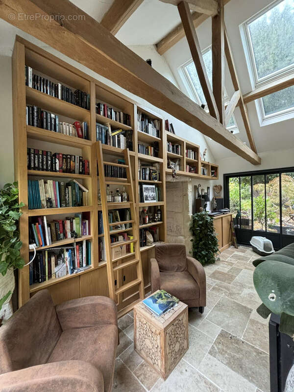 Maison à NOUANS-LES-FONTAINES