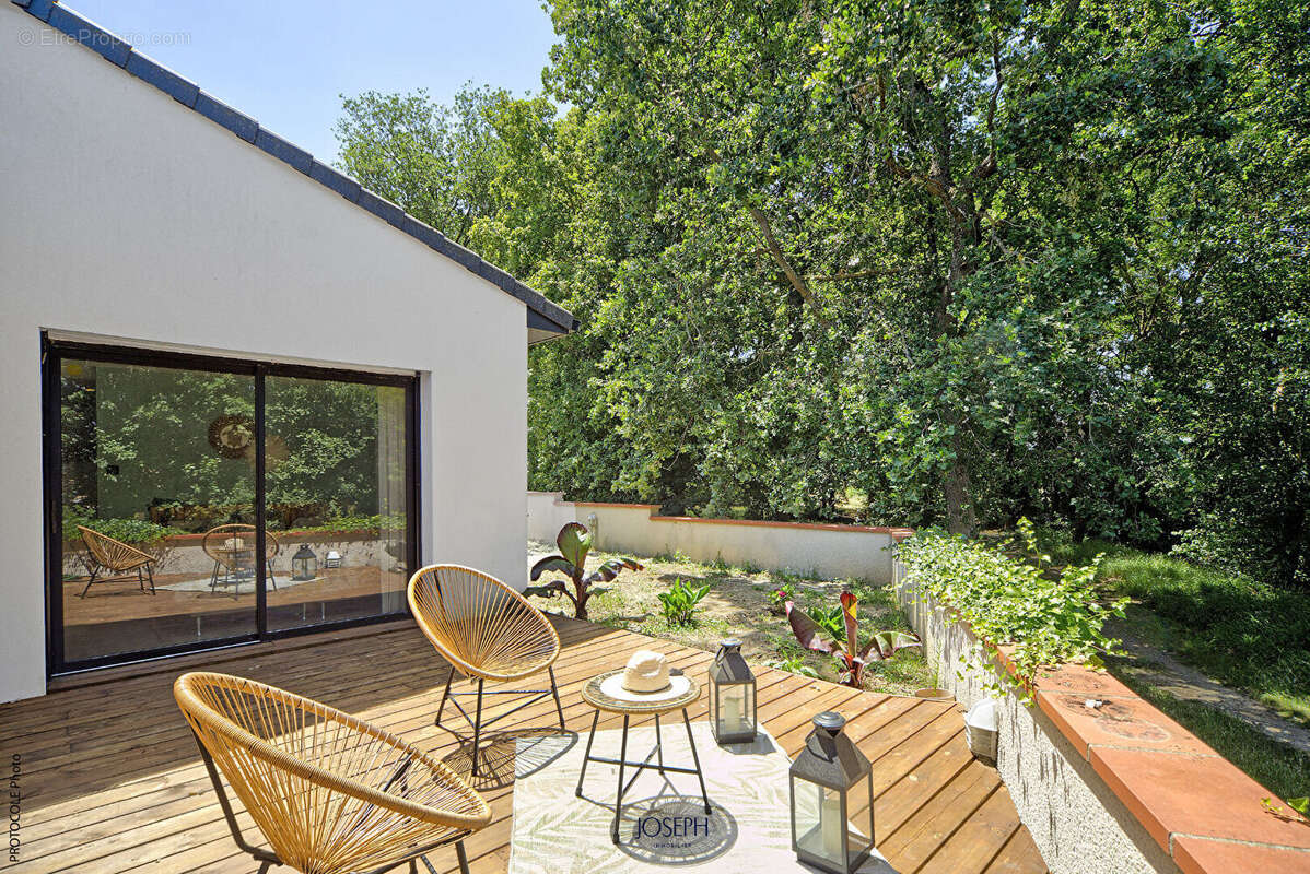 Villa de plain pied a pins justaret avec piscine - photo 9