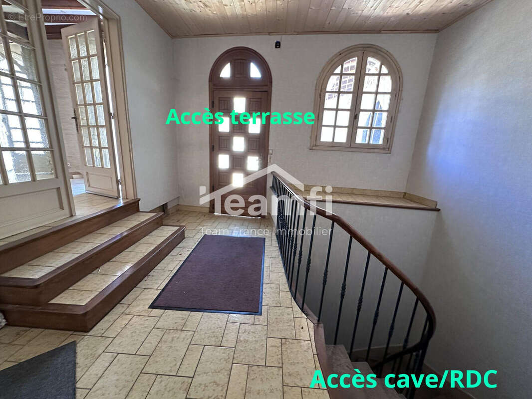 Appartement à LA MONNERIE-LE-MONTEL