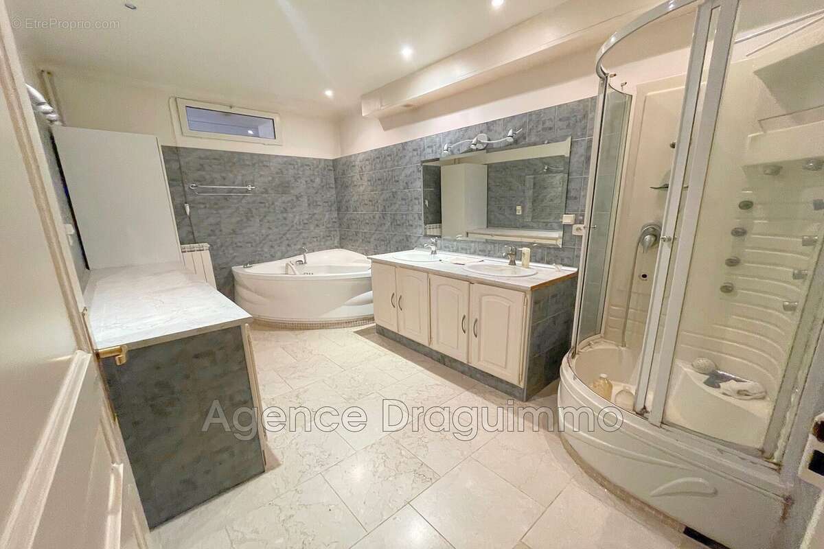 Maison à DRAGUIGNAN