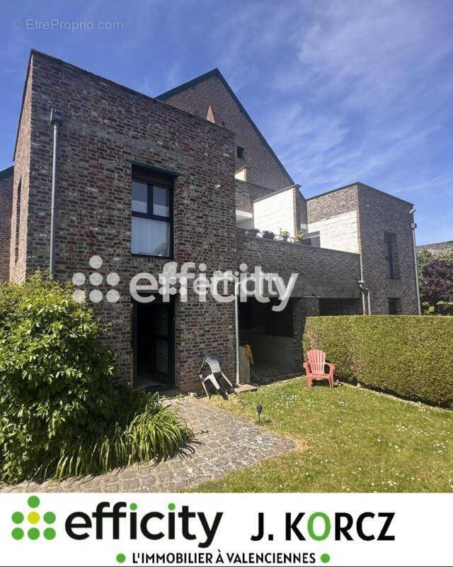 Appartement à FAMARS