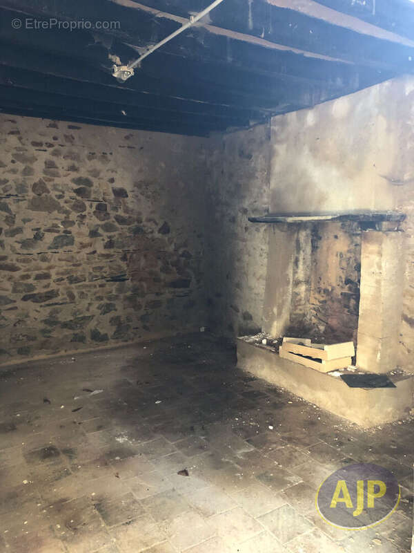 Terrain à MONTGUILLON