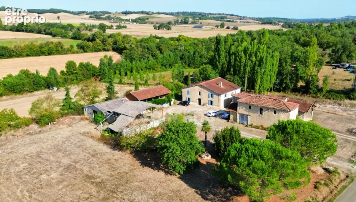 Maison à VIC-FEZENSAC