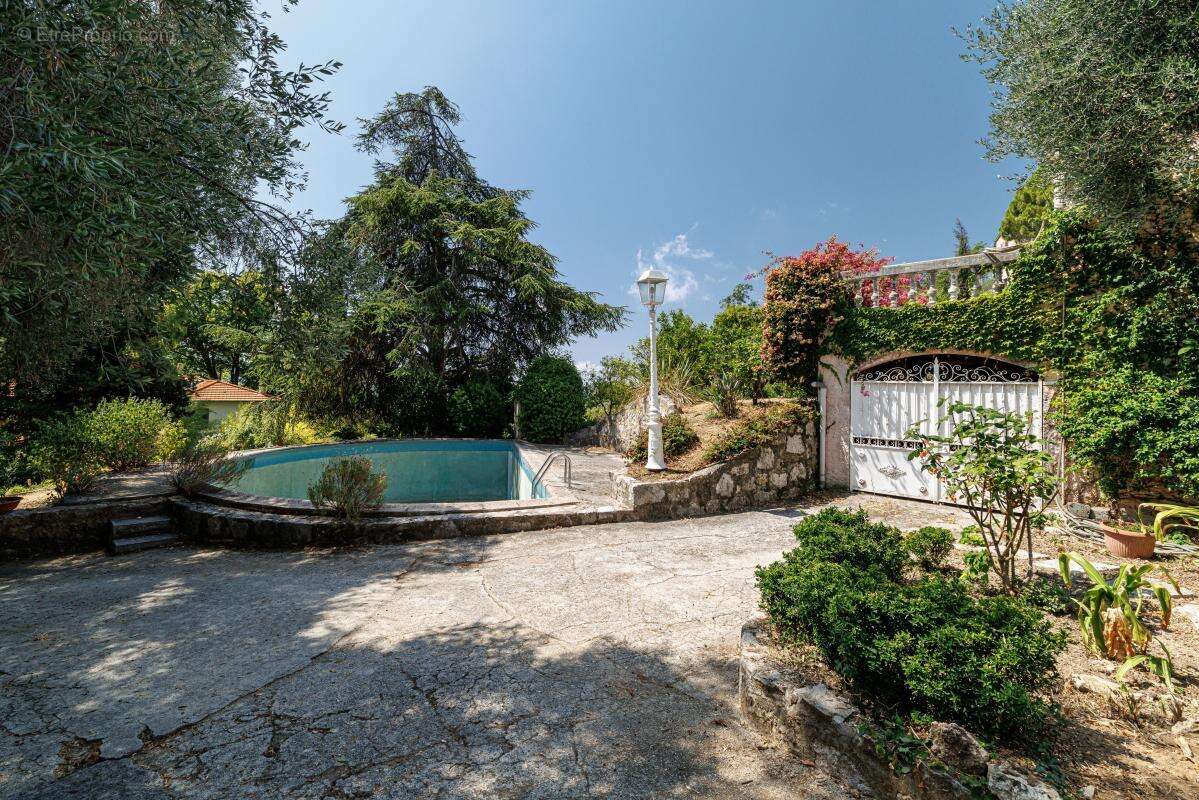 Nice gairaut – villa provençale avec vue mer, piscine, terrain de 2 000 m² et garage de 100 m² - photo 68