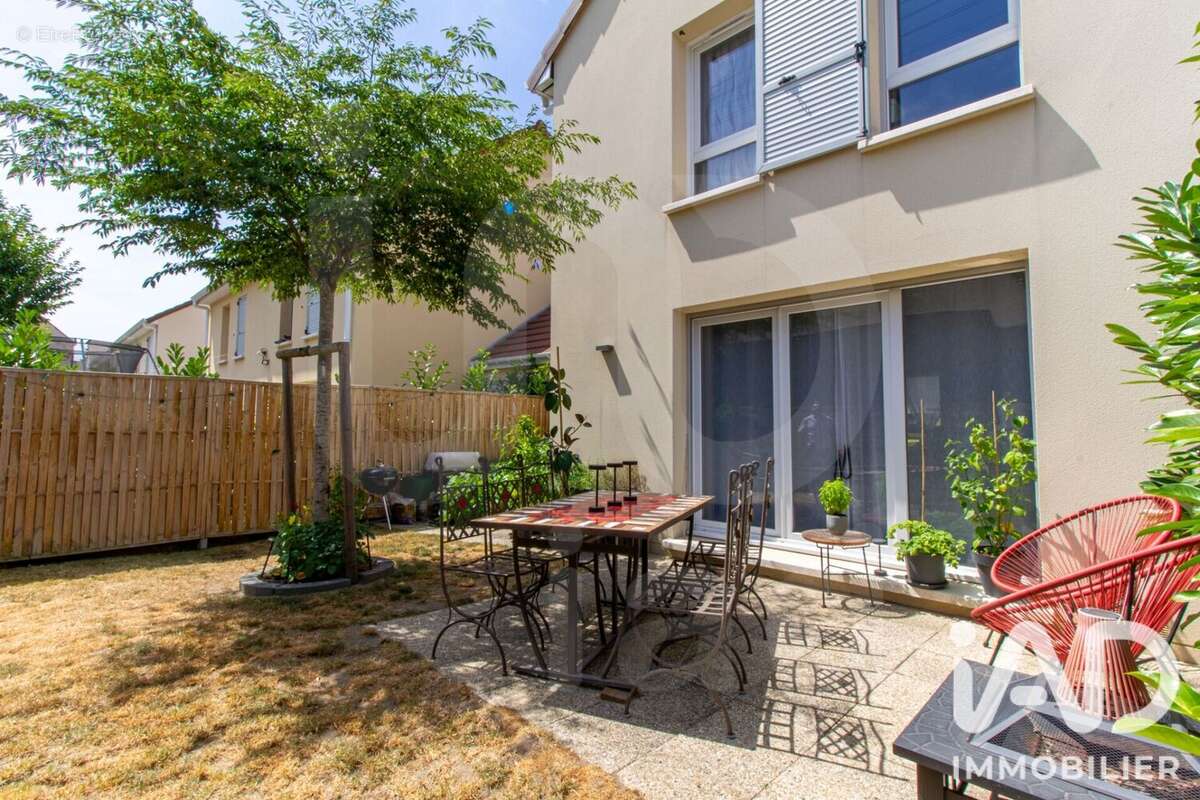 Maison 81 m² à Saint-Maximin  - photo 2