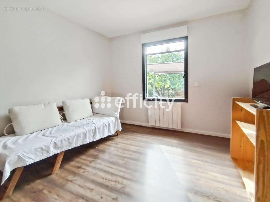 Maison 133 m² à Gemozac  - photo 9