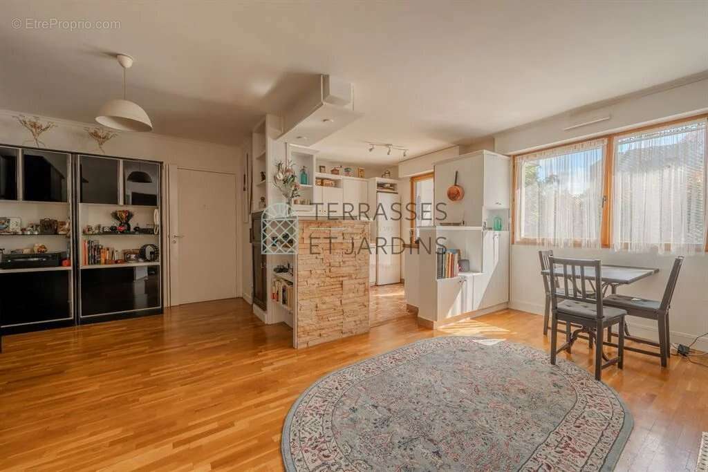 Appartement à ISSY-LES-MOULINEAUX