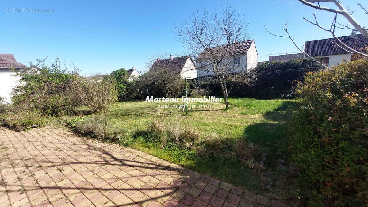 Maison à YVRE-L'EVEQUE