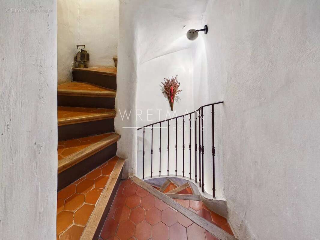 Maison à ROQUEBRUNE-SUR-ARGENS