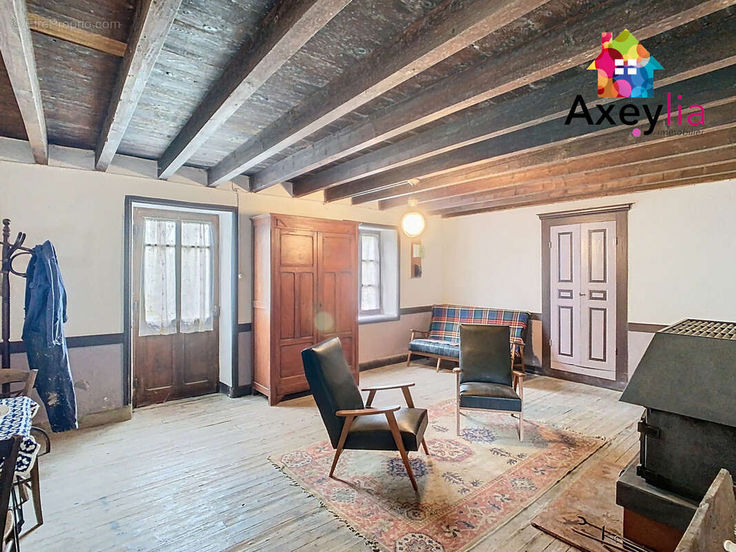 A vendre- saint-nicolas-des-biefs- maison en pierres sur terrain de 2117 m2 - photo 4