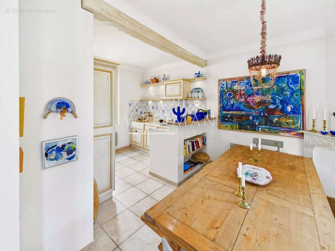 Appartement à TOURRETTES-SUR-LOUP
