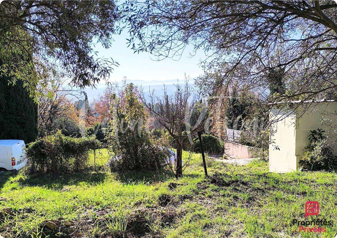 Terrain à DRAGUIGNAN