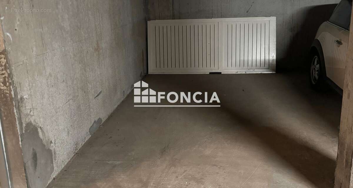 Parking à SAINT-RAPHAEL