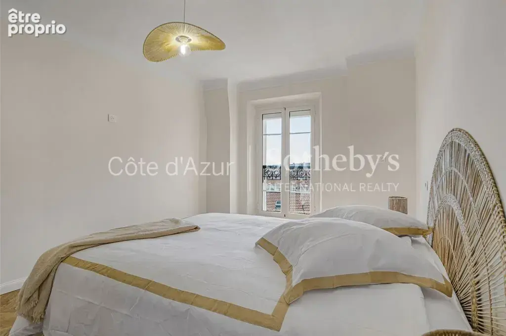 Antibes vieille ville, appartement 3 pièces de 83 m² rénové en dernier étage - photo 6