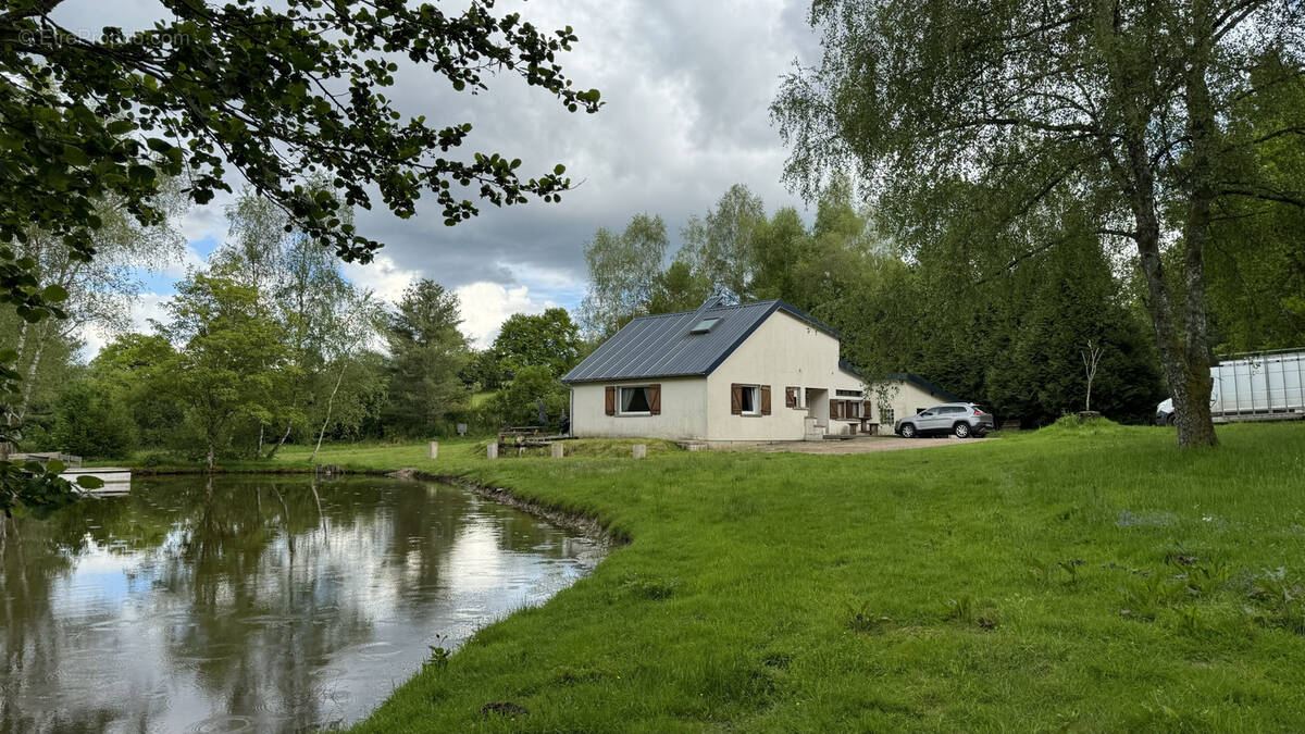 Maison à MONTSAUCHE-LES-SETTONS