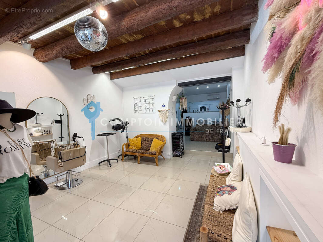 LE ROVE   Fonds de commerce Salon de Coiffure & Bien-Être   Entièrement rénové   Prêt à exploiter - photo 2