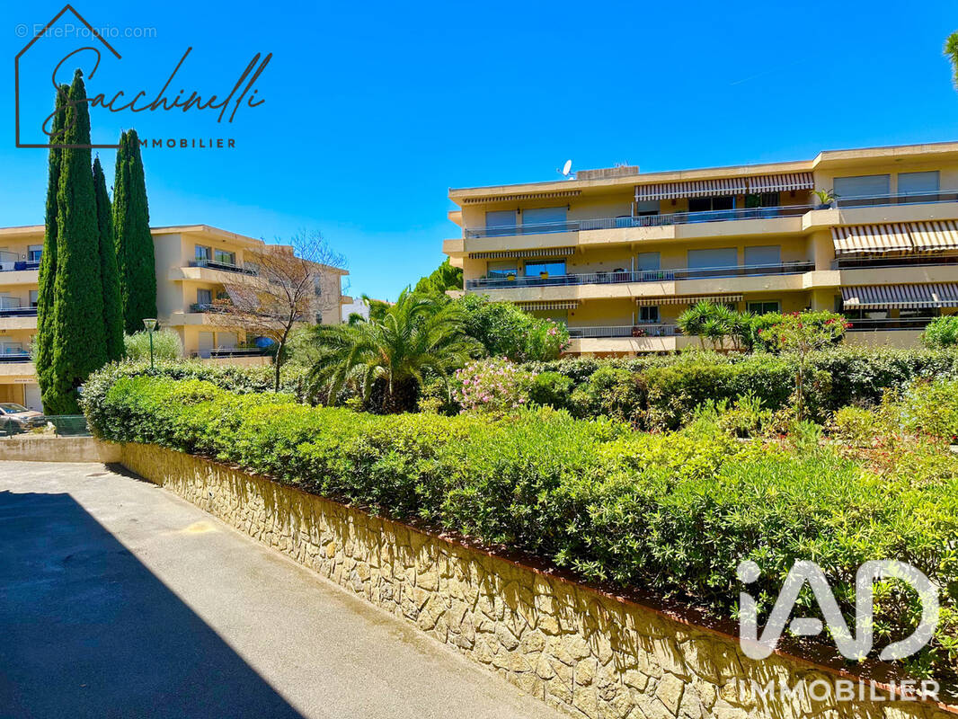 Photo 1 - Appartement à SIX-FOURS-LES-PLAGES