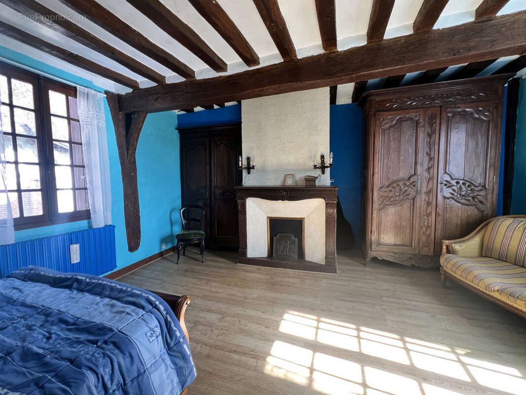 Maison à CHERISY